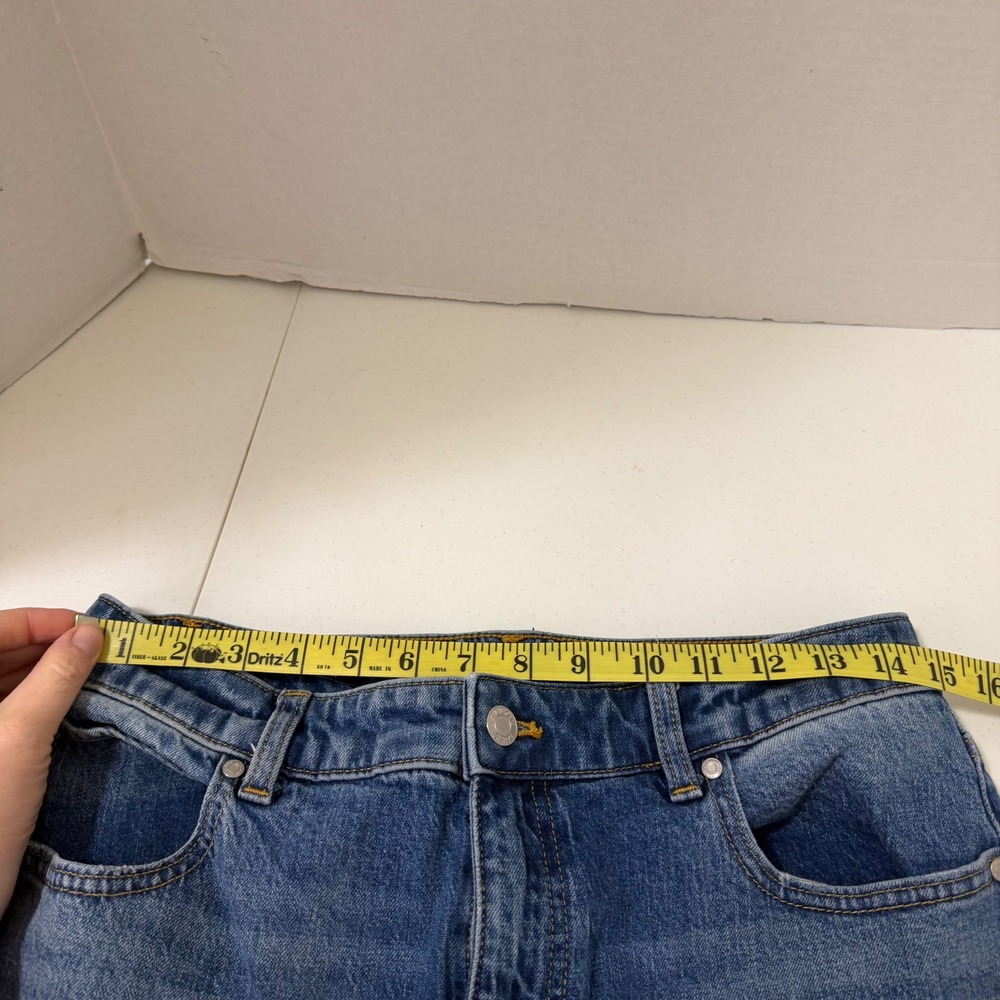 Talbots Women's High Waist Relaxed Jean Size 10 Palisade Wash Blue Denim - Picture 6 of 9